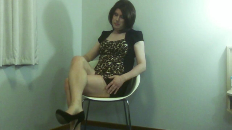 EmmaLeeTV - Nylon Fetish Tranny: Wypukłe rajstopy i tyłek rozłożone