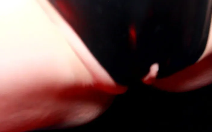 Eva Latexxx: Sexy culo grosso milf eva latex domina fetish scopa figa...