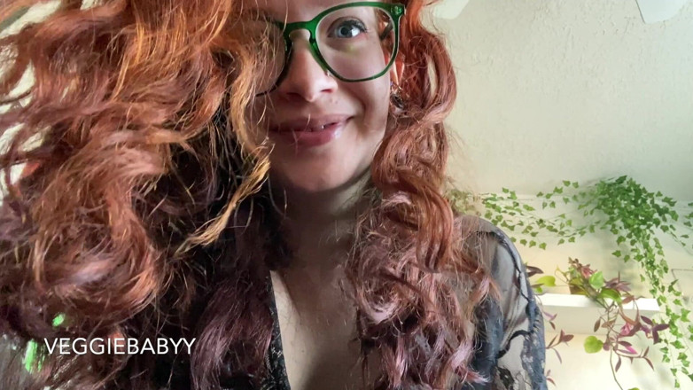 Veggiebabyy: I Spit in Ur Mouth While U Fuck My Hand