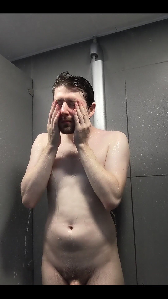 Bob Steel: जिम में नहाना 