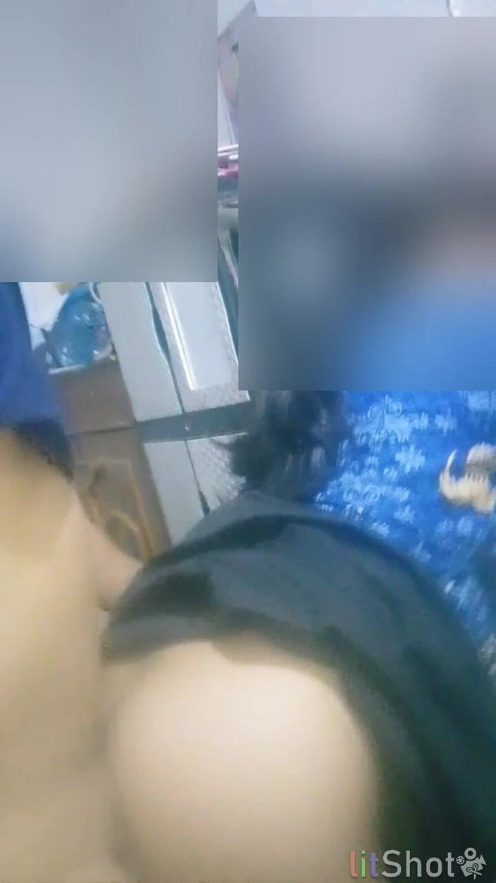 Astriana88: गोदाम में ऑफिस ड्राइवर के साथ सुंदर सिविल सर्वेंट सौतेली मम्मी का शौकिया फुटेज