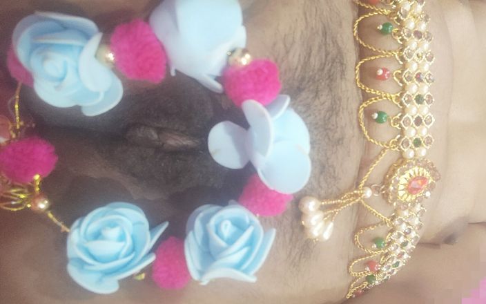 Suryasushma: Desi Hot Indian Housewife Pussy Fingering with Jewellery