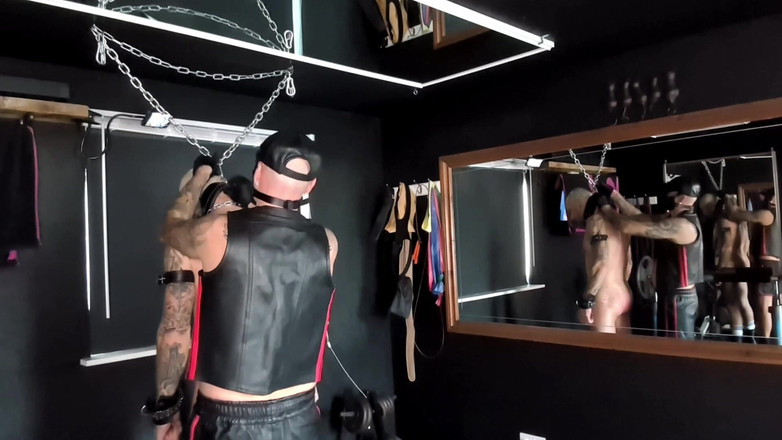 Sexydick: Pelatihan Rasa Sakit Bagian1