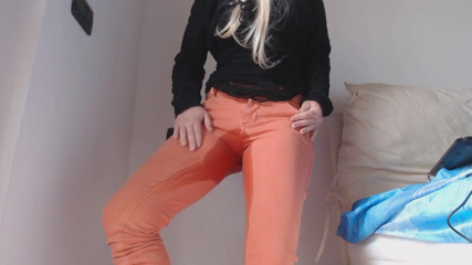 RavenBigAss: Kencing dalam seluar jeans oren