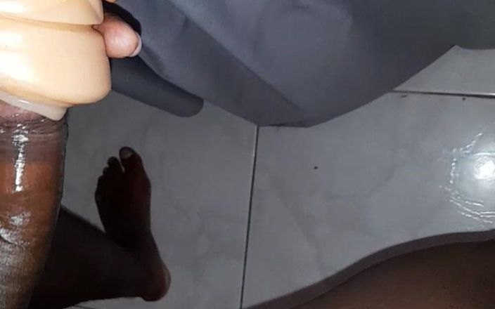 Black guy: Jerking off S5 E8