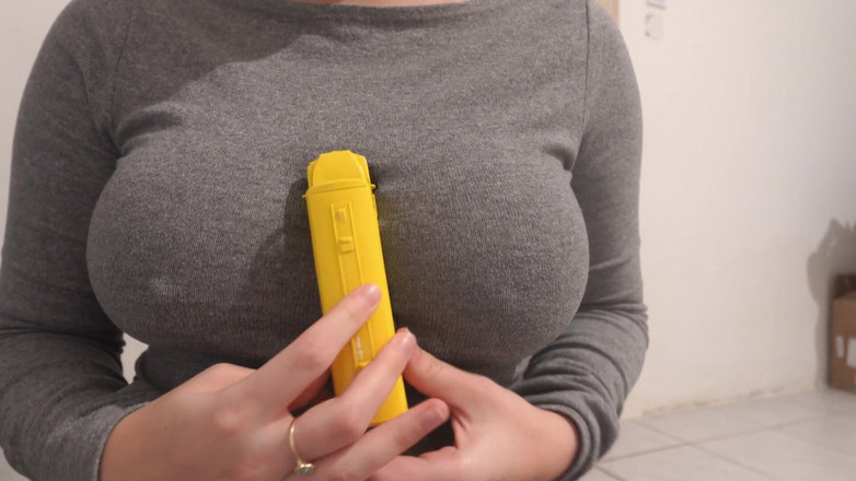 AmayaMori: Reuzin stiefmoeder wil de kleine school opeten