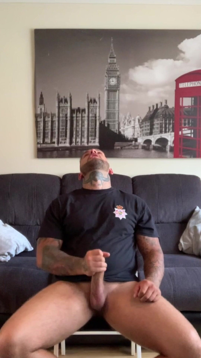 Andyleexxx: Hasič Andy Cums