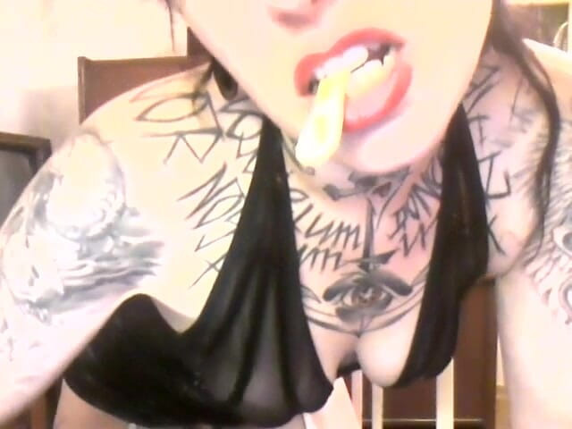 Domina Lady Vampira - SM Studio Femdom Empire: Sugar lips