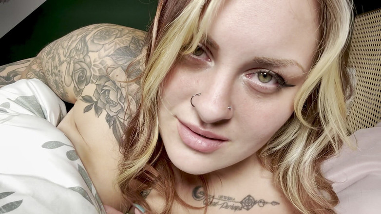 Chandler Knight: Une voisine excitée séduit, caresse et vous vide