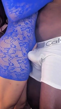 Bella Duval se confruntă cu un penis mare și negru