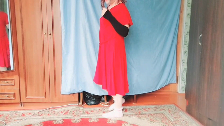 Kitty_Cross: जलती हुई और सनसनीखेज: क्रॉसड्रेसर Kitty की संगीत दुनिया