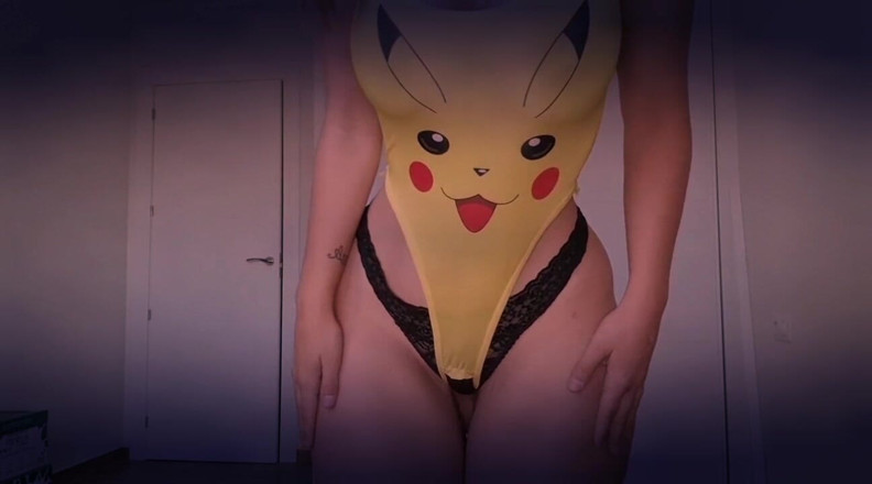 Holycandy: Blonde Latina Sexy