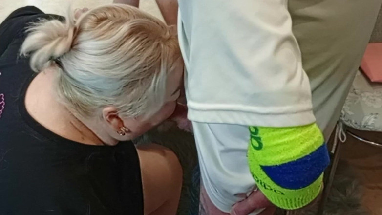 Zona901: Scopo la mia matrigna in bocca in cucina e vengo