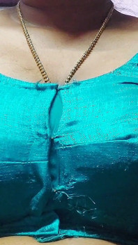 La esposa caliente de un amigo, Zoya engañó a su marido por satisfacción sexual