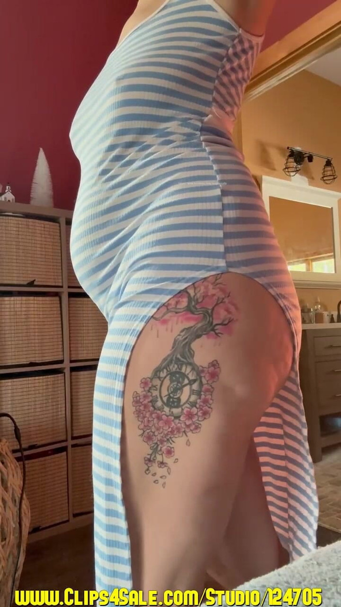 Long Toe Sally Big Buns: Cheeky Basketballs