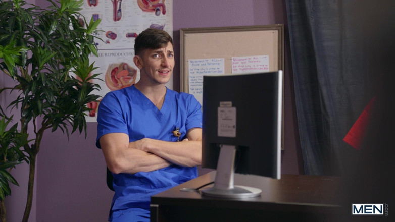 Men network: Intensivmen - Nurse Michael Jackman Is Exhausted From a Long Day...