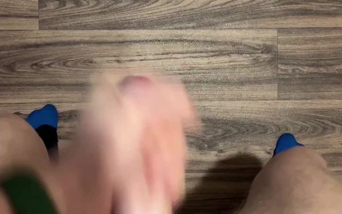 Johnny69227: Хлопці на grindr змусили мене збудитися - мастурбація, дрочка, кінчання