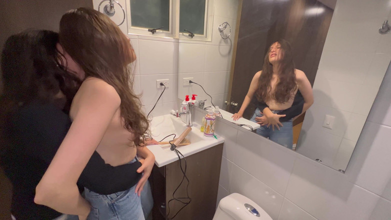 scarlettandc: La mia truccatrice mi invita a fare cose calde