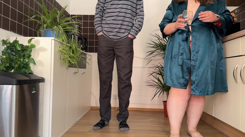 OurFetishLife: 我给我的女婊我温暖的天然阴户汁