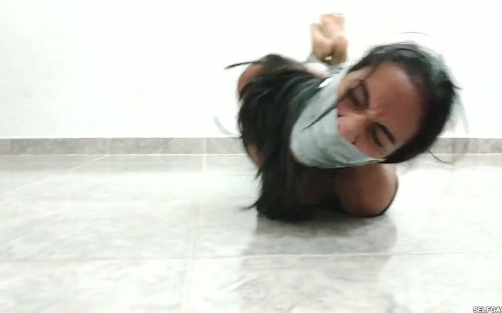 Selfgags Latina Bondage: Bị thống trị bởi chị kế và bạn trai của...