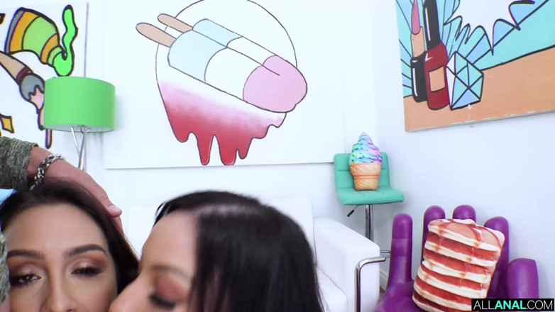 All Anal: Lilly &amp; Jennifer không kèn lại