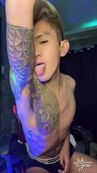 Twink miang bertatu dilakukan dalam rancangan kamera web langsung