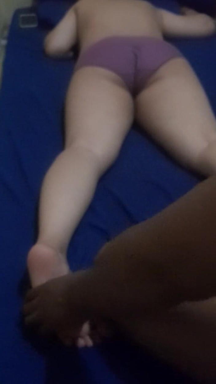 Angelina Pop: Tijdens het masseren van tante in mijn kont deed ik...