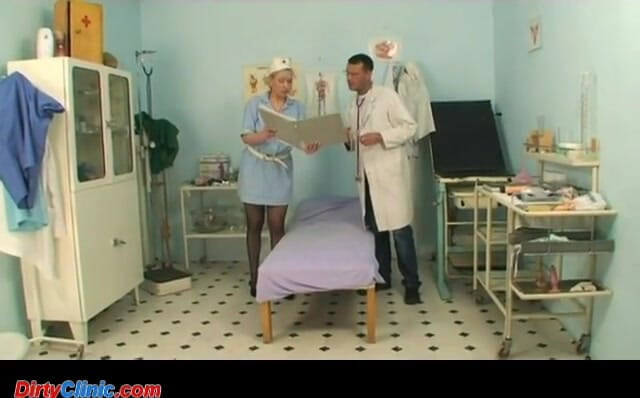 Dirty Clinic: Blondin i Clinicfuck