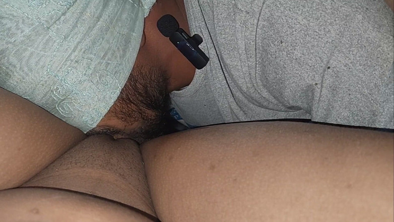 Rozi: Podvádějící sexy páry šukají, když jsou samy v místnosti