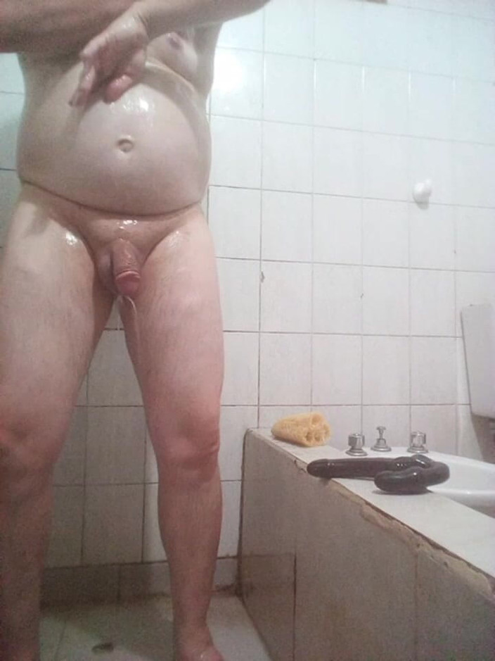 Volcan_reign1: Piscio, Dildo e doccia