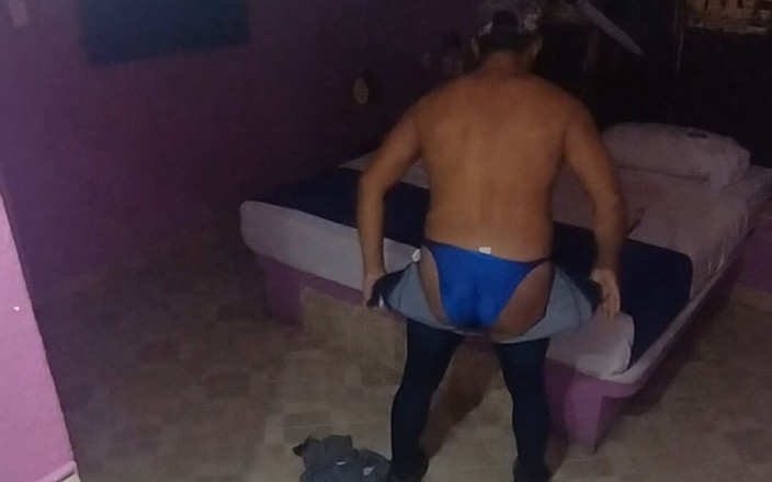 FrankSlave: Hot in jeans