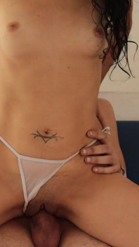 Madura milf fode seu vizinho quente queria experimentar uma vagina madura pornô caseiro