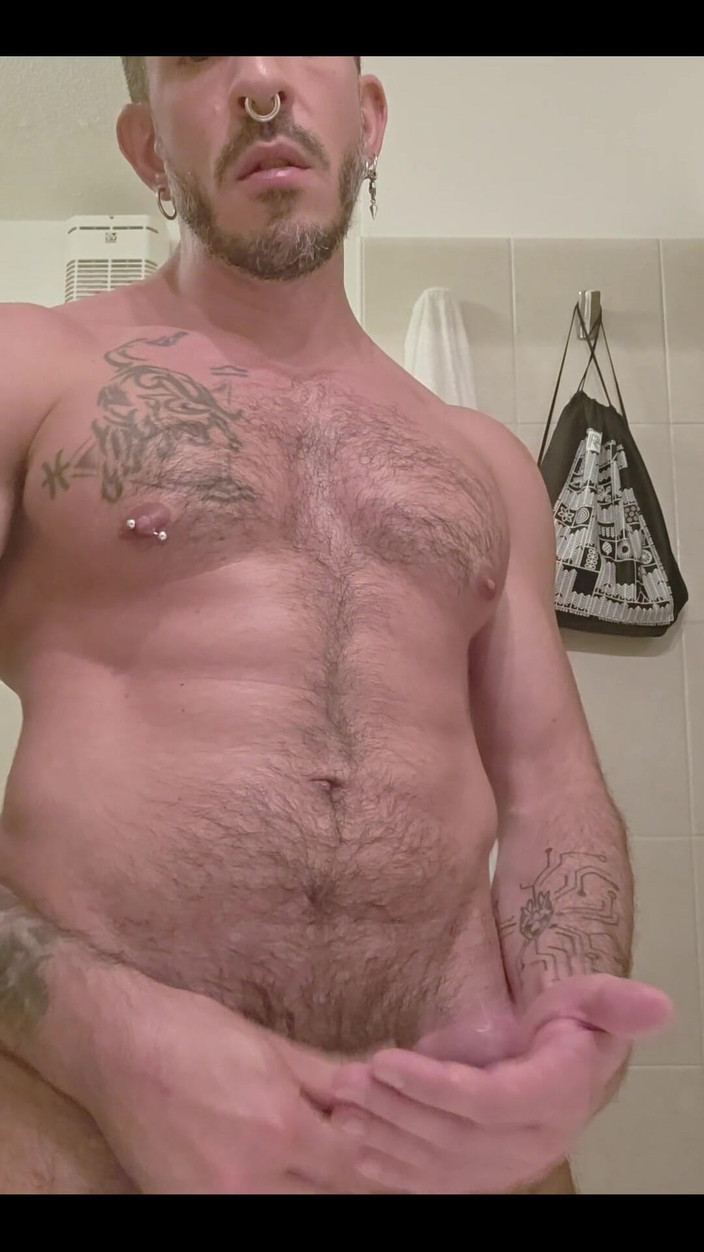 Max Xedephiro: Di Bilik Air Hotel