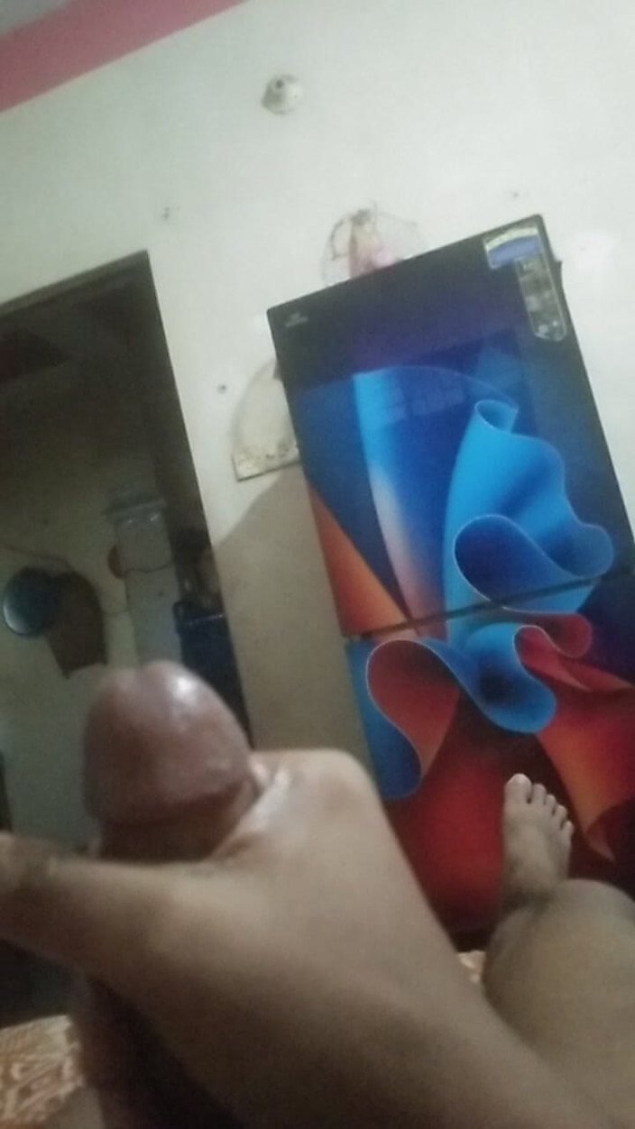 Viral_tiktokar: I Really Wanted It so I Gave It a Handjob.