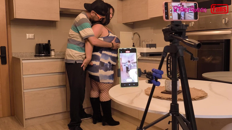 Riderqueen: Matrigna sedotta da daring figliastro, video per i fan