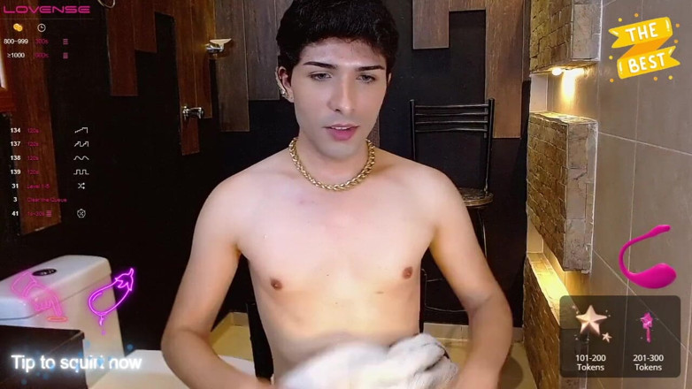 Diego_latinboy: Seme, sudore e sesso mentre gioco con il mio cazzo...