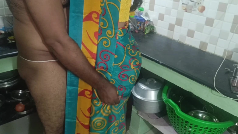 Wonder: New Married Couples Make a Day Special in Kitchen