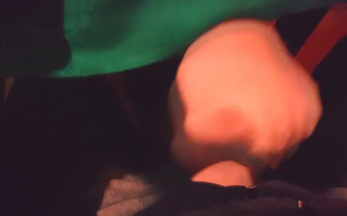 Mistress Redix: Byl jsem na zasloužené dovolené a nohama škádlím svého otroka pod...