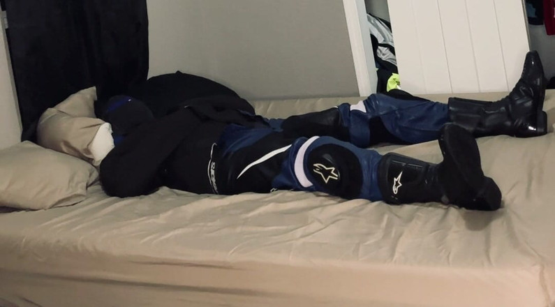 GearJock69: Pengendara motor pakai stoking ketat dan diikat
