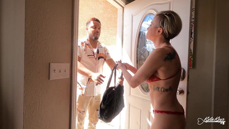 Kyla Keys: Food Delivery Guy Gets a Special Tip