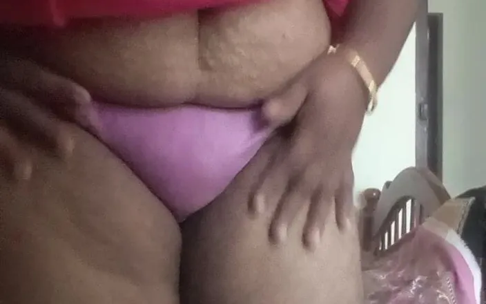 Bedroom: Indian housewife in sweet sexal performance videos