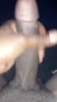 Nata4sex homealone vuốt ve con cu to cứng của tôi