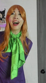 Cosplay Puv Daphne Burp Challenge with Scooby Taser