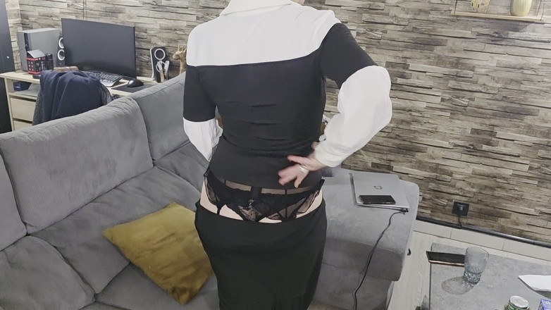 Sofy13: Seksi Metres Dildosuyla Oynuyor