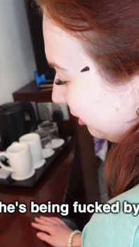 Thơ của anh ấy làm cho quần lót của tôi rơi ra