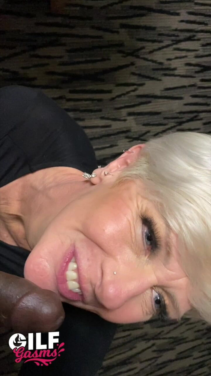 GilfGasms: 흑인 대물 자지와 섹스하는 Foxxxy Darlin 딥쓰롯 POV 01