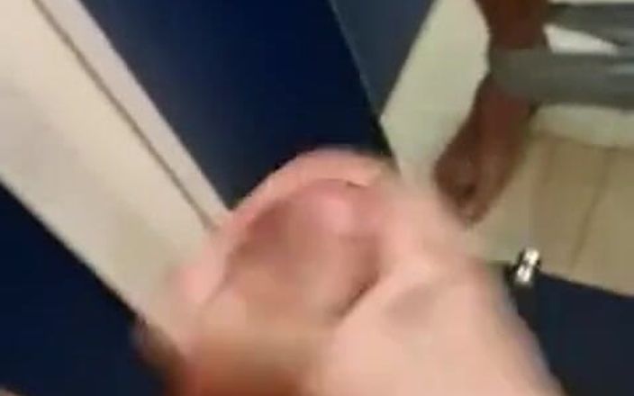 Justin hoodwar: Poszedł do Szarpnięcia faceta, aby zobaczyć jego spermę kapi