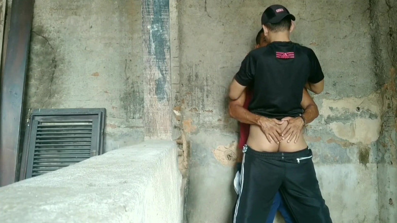 MiguellTrajano: Meu padrasto me fode depois do dever de casa