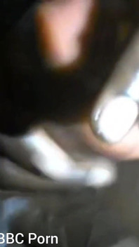 Complaciendo mi gran polla dura con una muñeca de antorcha de coño falsa