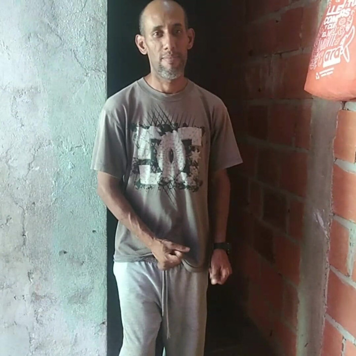 Adribella69: Le voisin est venu demander une faveur et finit par...